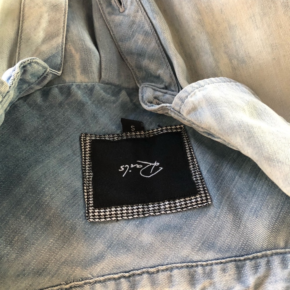 Rails Chambray Denim Button Down Shirt Size Small - image 8